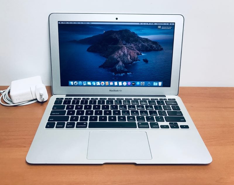 Apple MacBook Air 11.66 inch 128GB 2015 Ultralight Weight suitable for School, Uni & Travelling (Used)