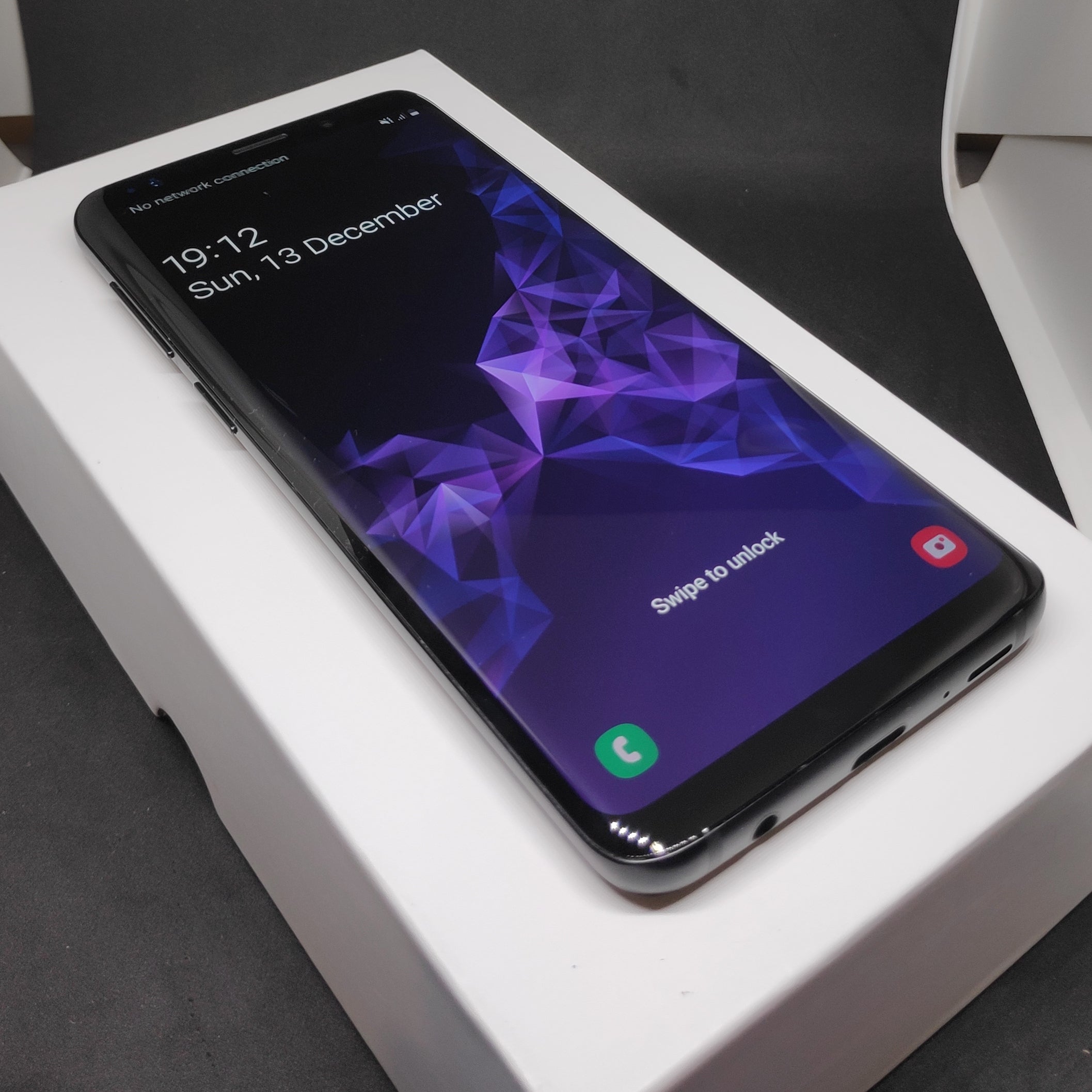 Samsung Galaxy S9 64GB Black (Like New) with Case, Screen Protector & Shipping