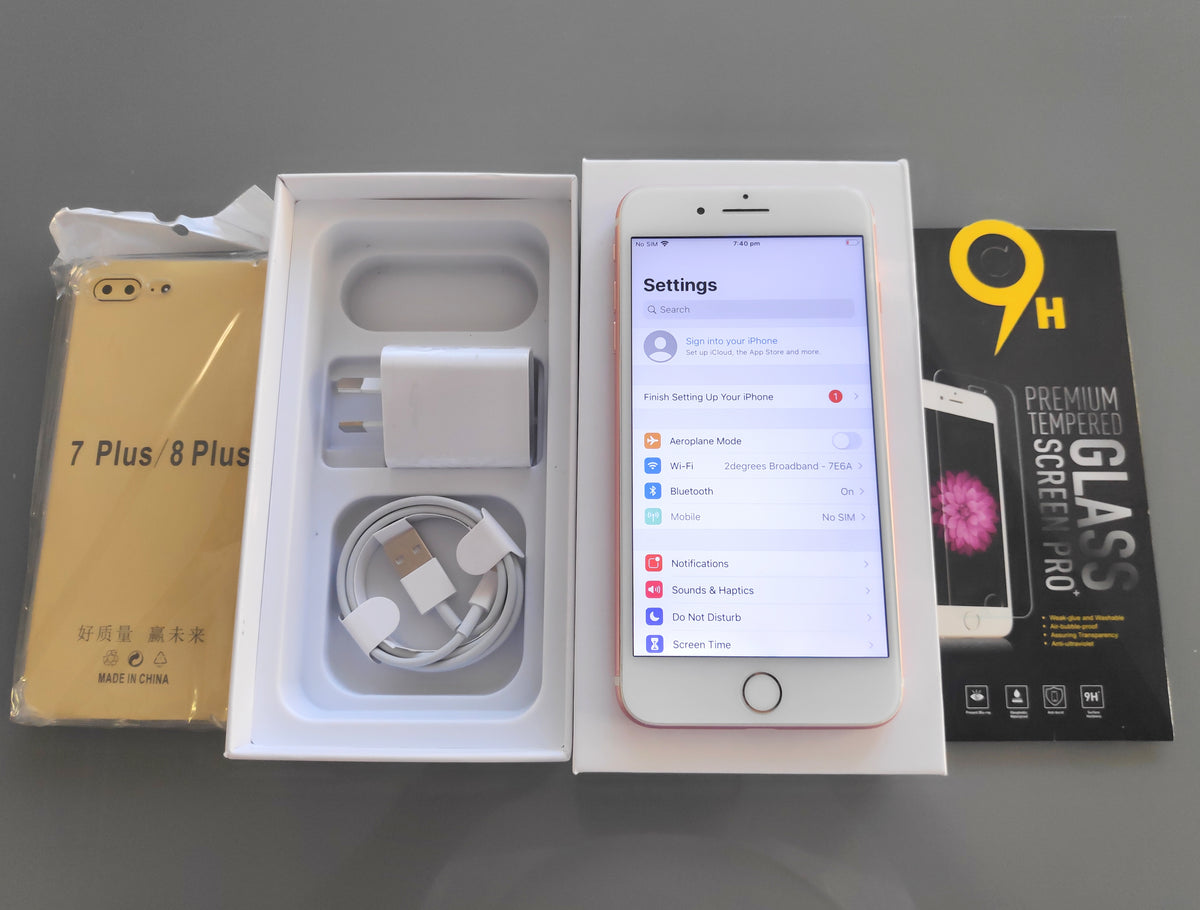 Apple iPhone 7 Plus 32GB Rose Gold New Battery - With Case & Screen Protector (As New)