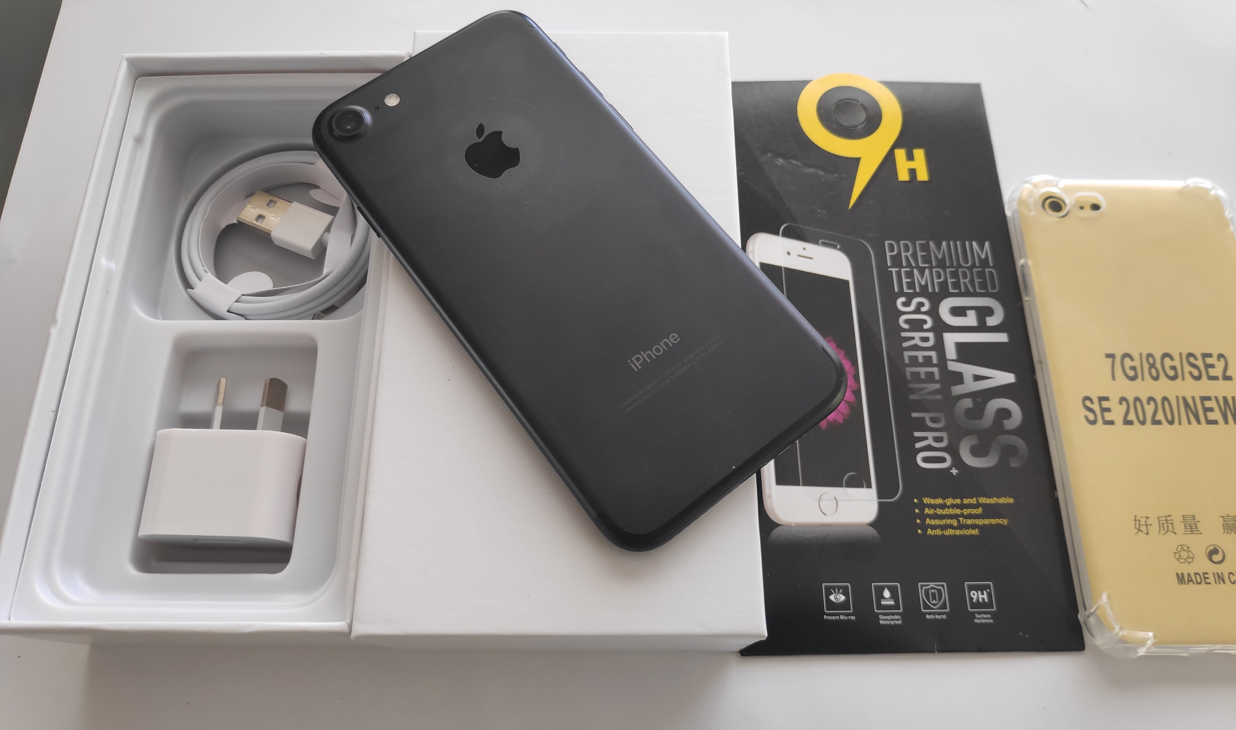 Apple iPhone 7 32GB Space Grey (Excellent) New Battery *Free Shipping, New Case & Glass Screen Protector*
