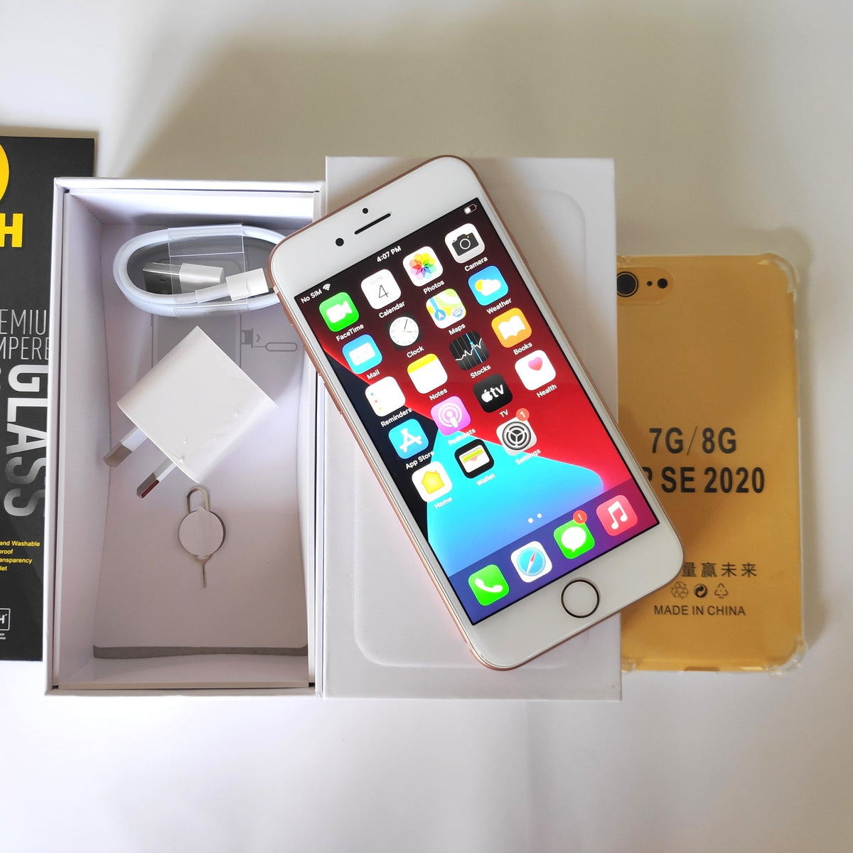 Apple iPhone 8 256GB Gold - With Case, Screen Protector (Exc) Chip on Back Glass