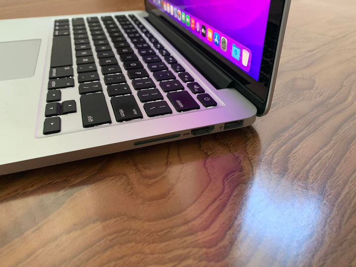 Apple MacBook Pro 13 inch 2017 Intel i5 8GB 256GB SSD A1708 (Battery Health 84%)