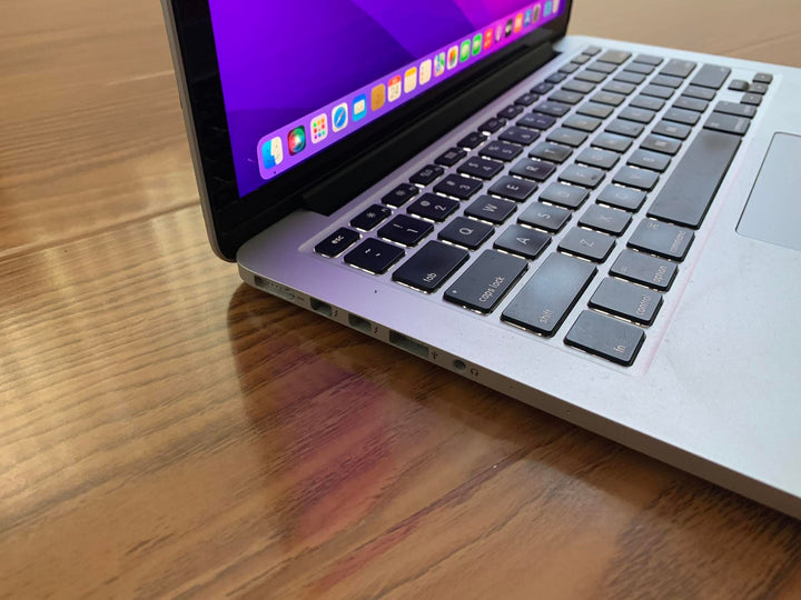 Apple MacBook Pro 13 inch 2017 Intel i5 8GB 256GB SSD A1708 (Battery Health 84%)