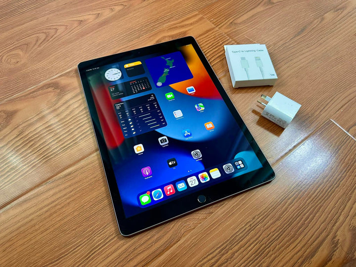 Apple iPad Pro 12.9 inch 1st Gen 2015 32GB Wi-Fi - New Battery (Excellent) Used