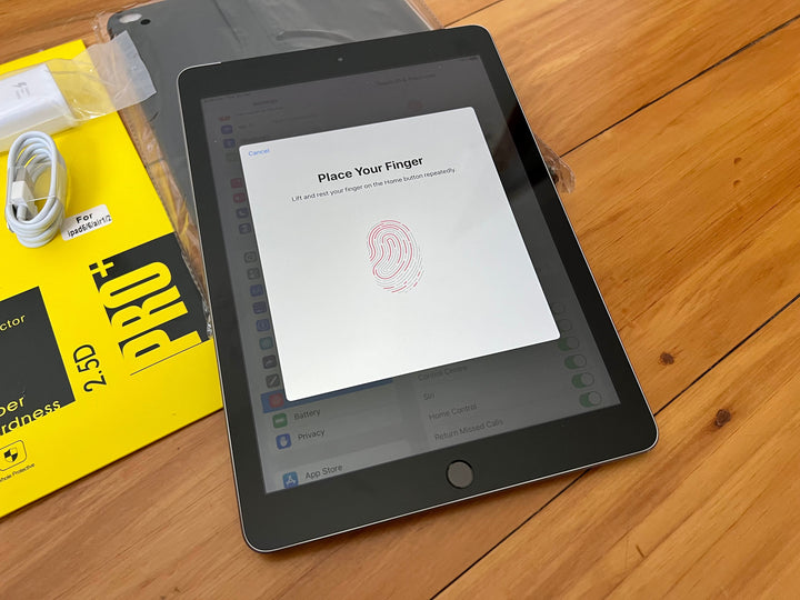 Apple iPad 6th Gen 32GB Wi-Fi + Cellular 3G/4G Space Gray - New Glass Screen Protector (As New)