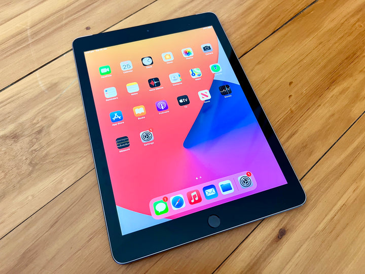 Apple iPad 6th Gen 32GB Wi-Fi + Cellular 3G/4G Space Gray - New Battery, Case & Glass Screen Protector (Good) Volume Button Stiff
