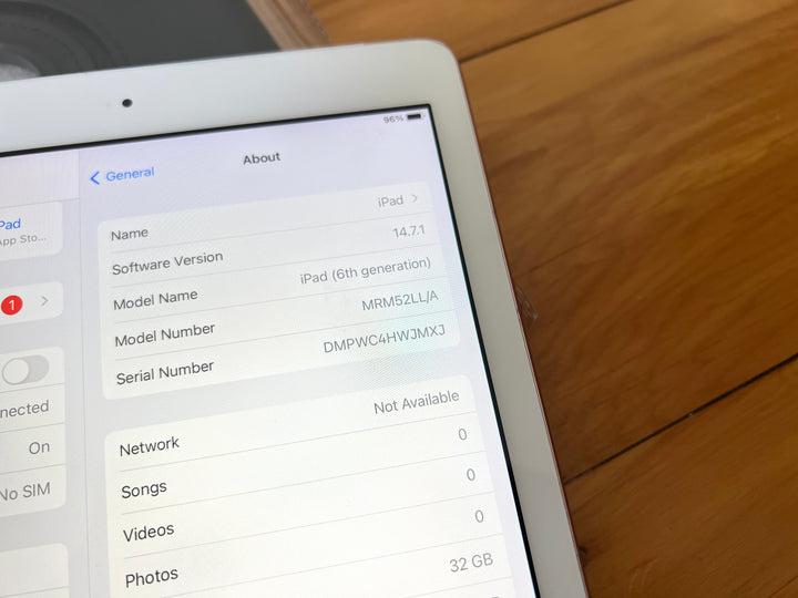 Apple iPad 6th Gen 32GB Wi-Fi + Cellular 3G/4G Gold (As New)