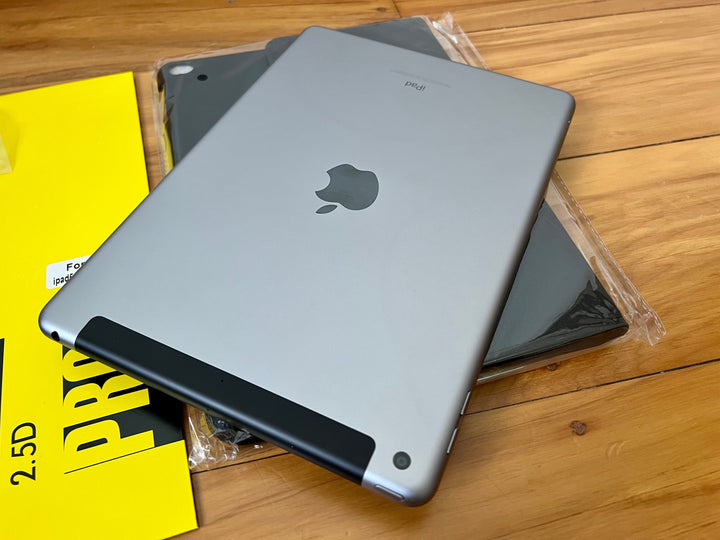 Apple iPad 6th Gen 32GB Wi-Fi + Cellular 3G/4G Space Gray - New Glass Screen Protector (As New)